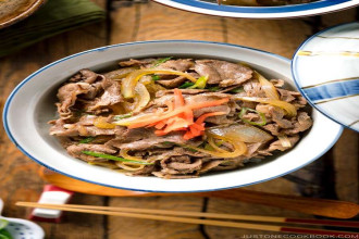 Gyudon (Bát cơm bò Nhật Bản) 