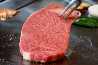 4 Lý Do Tại Sao Thịt Bò Kobe Wagyu Nhật Bản Giá Lại Đắt Nhất Thế Giới 