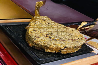 Hướng Dẫn Làm Món Sườn Bò Tomahawk Dát Vàng